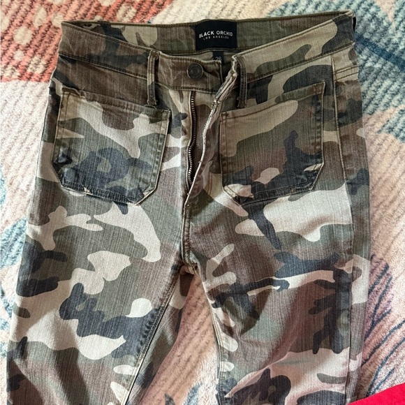 Black Orchid Camouflage Skinny Jeans - Picture 3 of 3